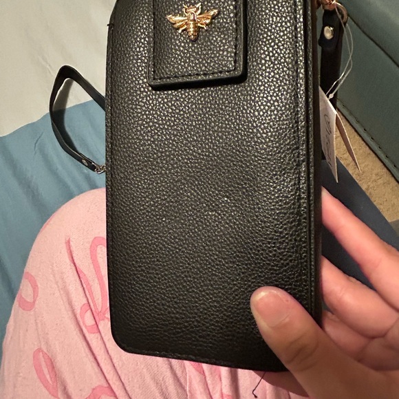 FREE IN BUNDLE! NWT Vegan Leather Bee Vertical Clutch - Picture 6 of 6